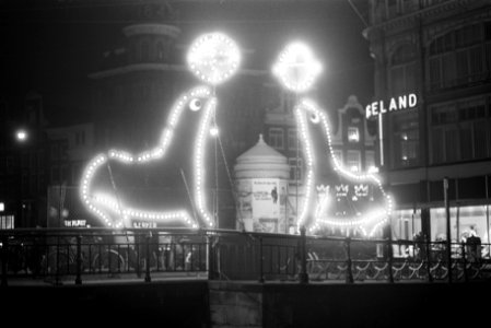 Feestverlichting in binnenstad van Amsterdam, Bestanddeelnr 923-0662