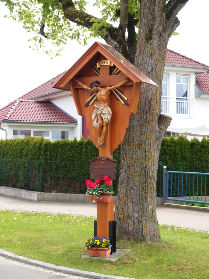 Feldkreuz in Schlingen