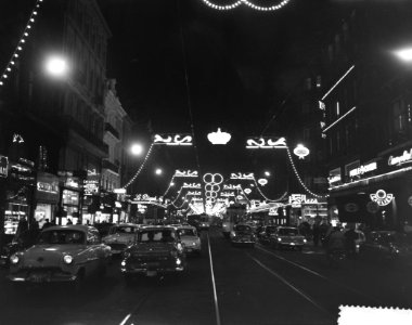 Feestverlichting in Brussel tgv het komende huwelijk van Koning Boudewijn , v, Bestanddeelnr 911-8354