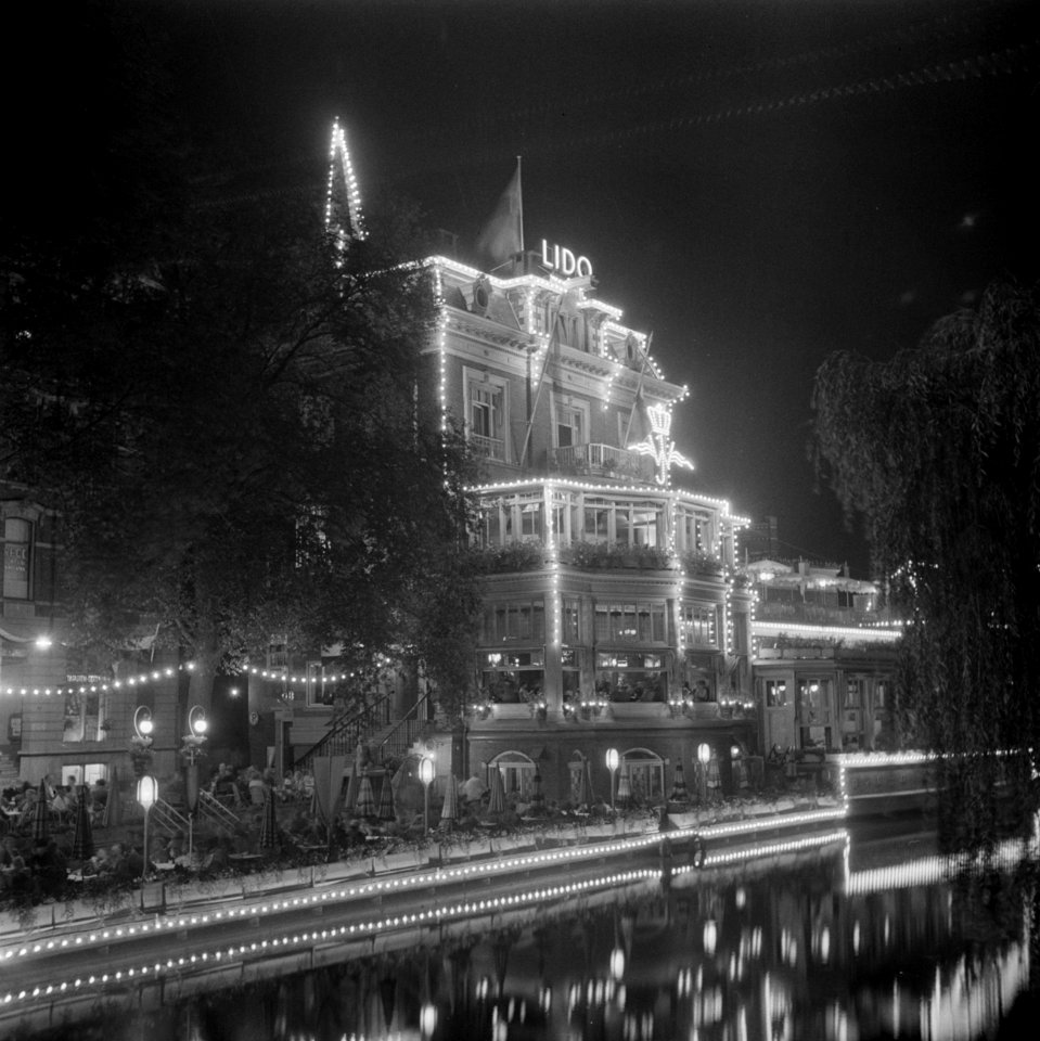 Feestverlichting Het Lido bij het Leidseplein in Amsterdam, Bestanddeelnr 255-7298