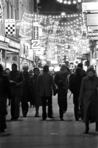 Feestverlichte winkelstraten in Amsterdam Kalverstraat, Bestanddeelnr 928-9068