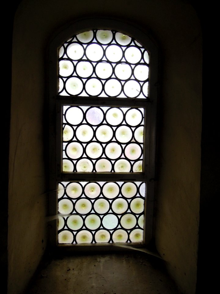 Feldsteinkirche Rahnsdorf im Umbau -Glasfenster Nordfassade, schiffmittiges Emporenlicht- Mitte November 2019
