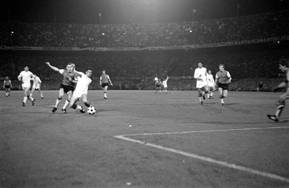 Feijenoord tegen Estudiantes 1-0 Feijenoord wint World beker, Bestanddeelnr 923-8335