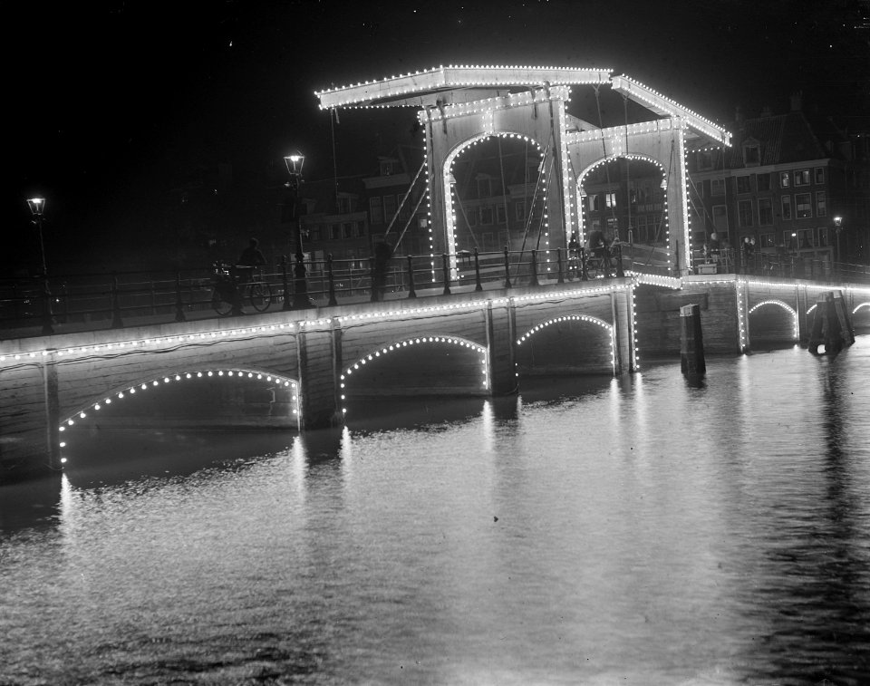 Feestverlichting Magere Brug, Bestanddeelnr 902-9370