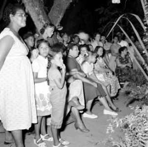 Feestmaatijd In Paramaribo, Bestanddeelnr 252-2430