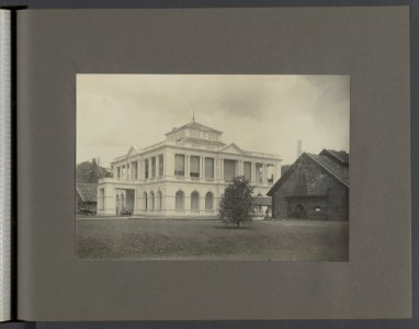 Feestterrein n.a.v. 50-jarig jubileum Deli Maatschappij (Sumatra). Hoofkantoor i, Bestanddeelnr 816 17