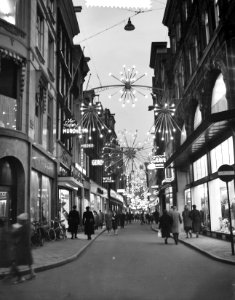 Feestverlichting 1959 Nieuwendijk Amsterdam, Bestanddeelnr 910-8347