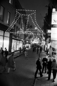 Feestverlichting in centrum i.v.m. Sinterklaas en Kerst, Amsterdam Kalverstraat, Bestanddeelnr 924-0233