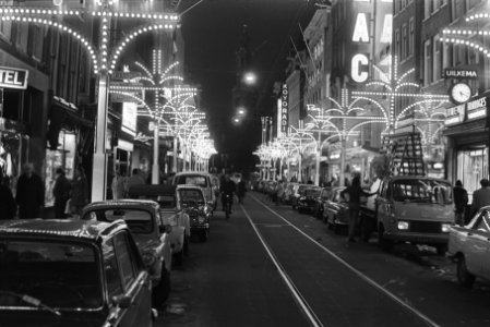 Feestverlichting in centrum i.v.m. Sinterklaas en Kerst, Amsterdam Reguliersbre, Bestanddeelnr 924-0232