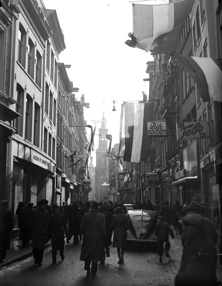 Feestversiering Kalverstraat, Bestanddeelnr 902-0442