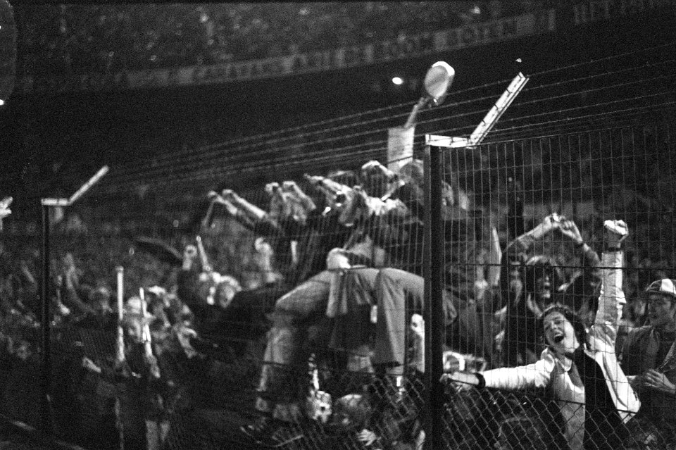 Feijenoord tegen Estudiantes 1-0 Feijenoord wint World beker supporters, Bestanddeelnr 923-8323