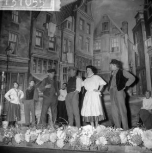 Feestprogramma in Tuschinsky ter gelegenheid van veertigjarig bestaan. Scene uit, Bestanddeelnr 913-1055