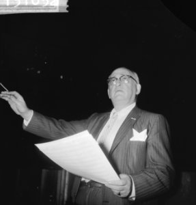 Feestprogramma in Tuschinsky ter gelegenheid van veertigjarig bestaan. Max Tak d, Bestanddeelnr 913-1052