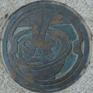 Feet in water - Cambridge, MA - DSC04776