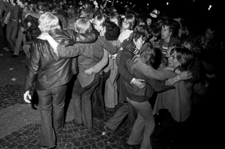 Feestvreugde in Amsterdam na winnen Europacup door Ajax, feestvreugde op de Dam, Bestanddeelnr 926-4469