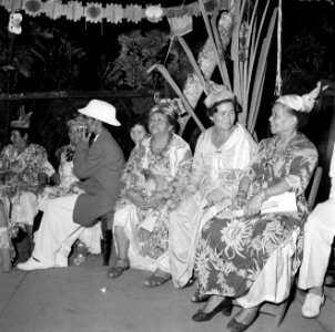 Feestmaaltijd In Paramaribo, Bestanddeelnr 252-2431