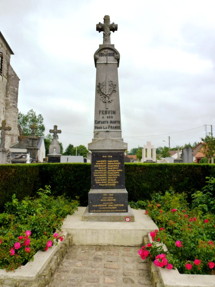 Febvin-Palfart (Pas-de-Calais) monument aux morts