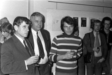 Feest bij Bezige Bij , omdat De Avonden van G. K. van het Reve 25 jaar geleden …, Bestanddeelnr 925-9931