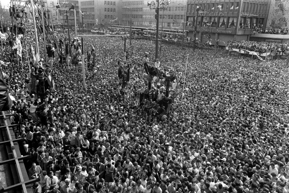 Feijenoordspelers ingehaald op stadhuis, Rotterdam, Bestanddeelnr 923-5075