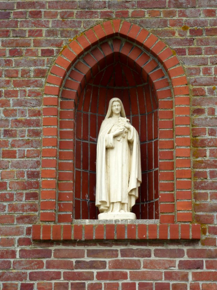 Febvin-Palfart (Pas-de-Calais) oratoire-niche Ste Thérèse