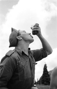 Feest 1-jarig bestaan van de 5e Veldcie.Genie. Ter gelegenheid van het eenjarig , Bestanddeelnr 3582