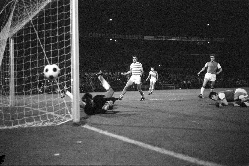 Feijenoord tegen UT Arad Roemenie 1-1 om Europa Cup, Bestanddeelnr 923-8494