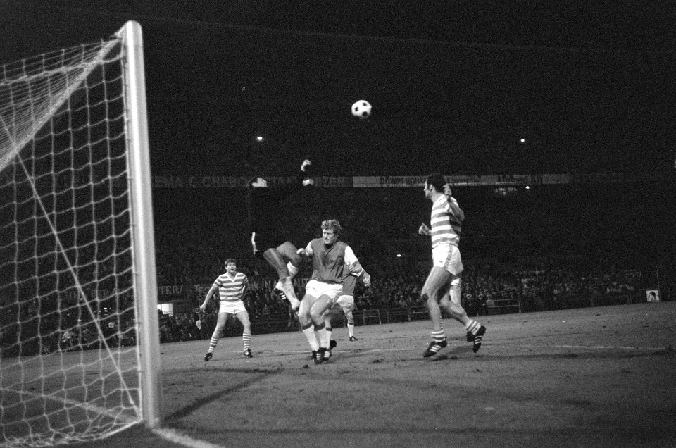 Feijenoord tegen UT Arad Roemenie 1-1 om Europa Cup, Bestanddeelnr 923-8498