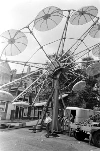 Firato 1967 . Jordaanfestival 1967 . De zweefmolen is klaar voor het feest, Bestanddeelnr 920-6817