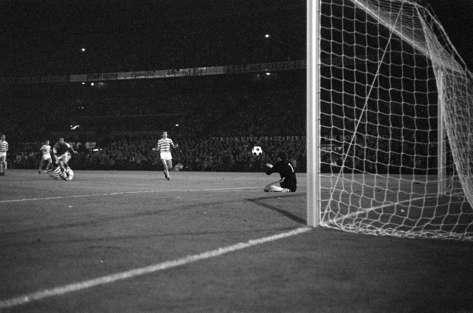 Feijenoord tegen UT Arad Roemenie 1-1 om Europa Cup, Bestanddeelnr 923-8499