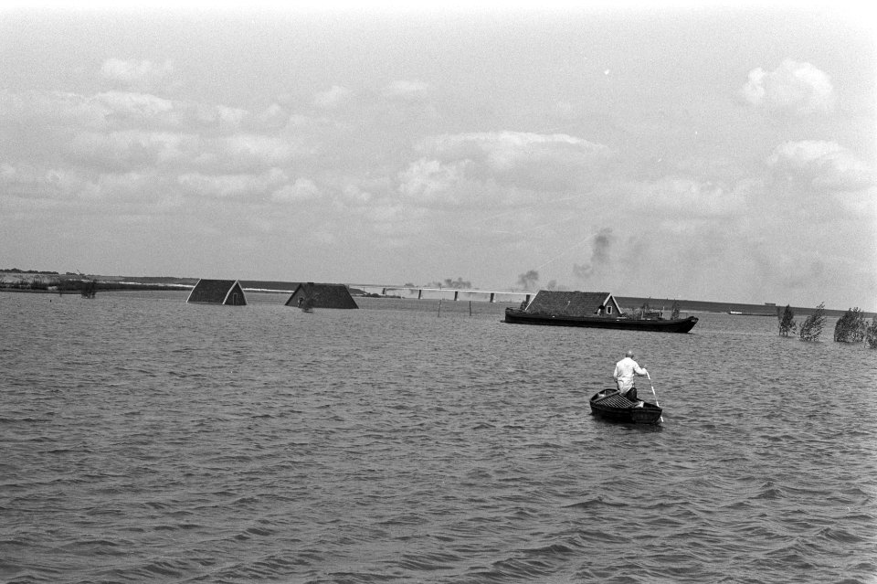 Filmdecor voor film over boek van Jan de Hartog De kleine Ark wordt gebouwd in, Bestanddeelnr 923-7630