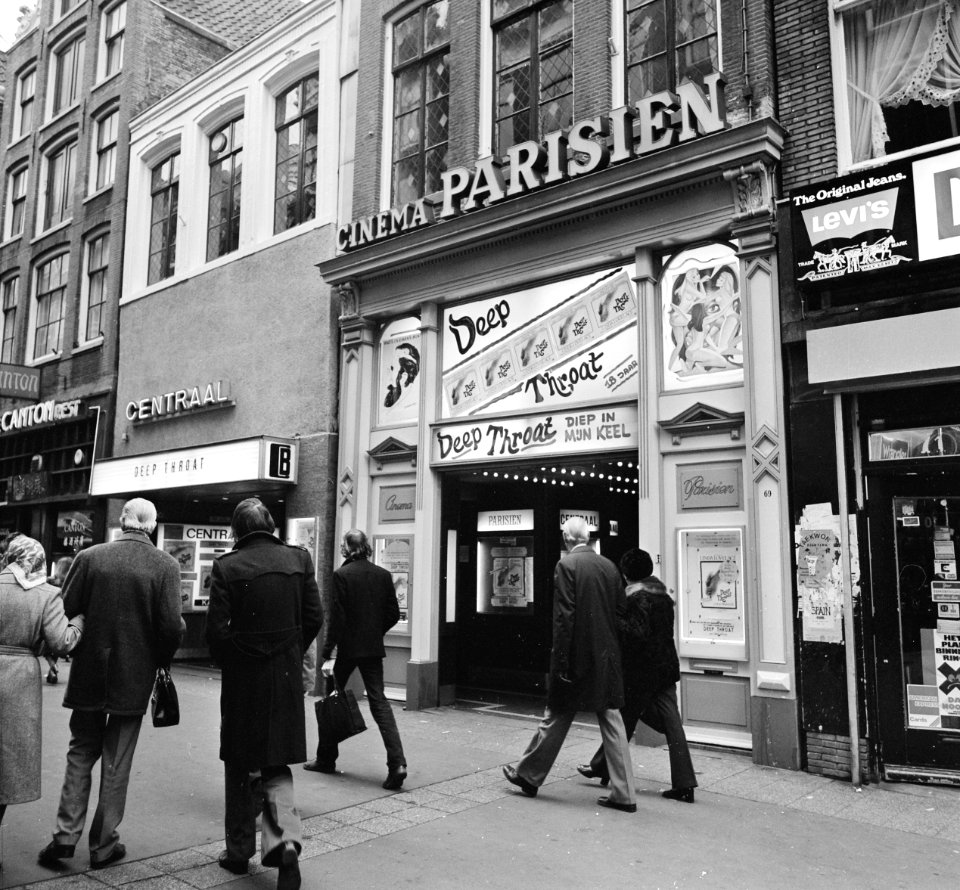 Film Deep Throat in bioscoop Parisien, Bestanddeelnr 929-0342