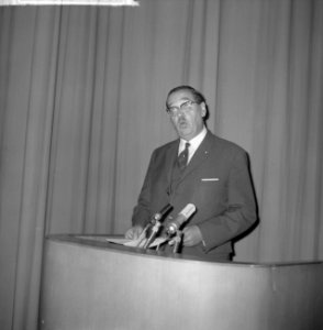 Firato 1963 geopend Dhr E A Schuezzenhelm aan het woord, Bestanddeelnr 915-5238