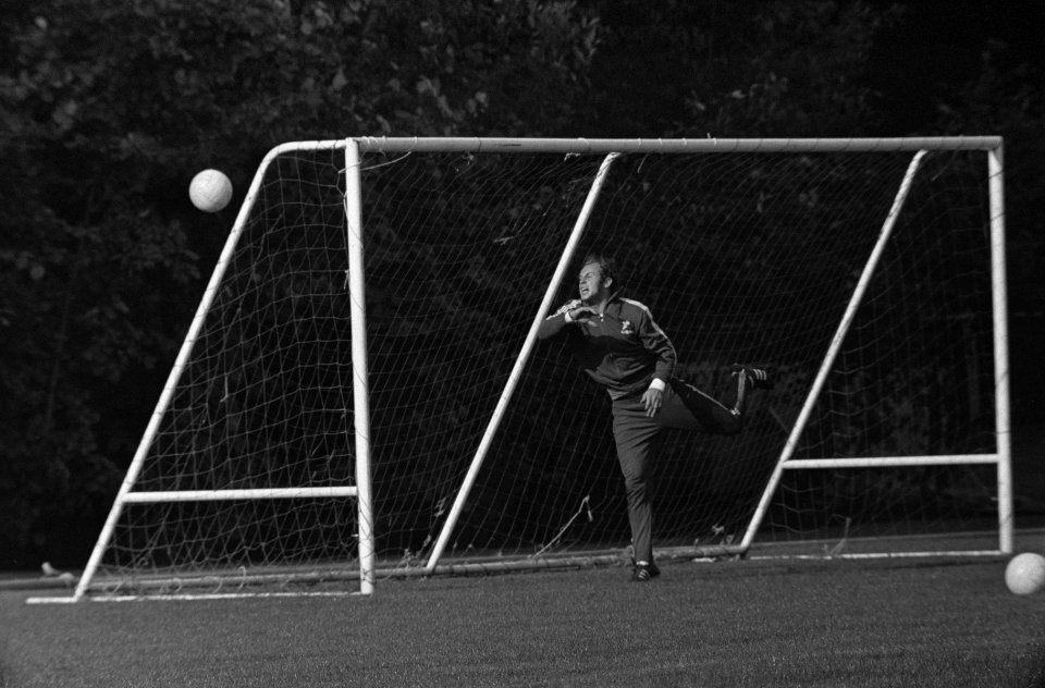Feijenoord traint in KNVB-centrum, Zeist voor wedstrijd tegen Estudiantes, Bestanddeelnr 923-8256