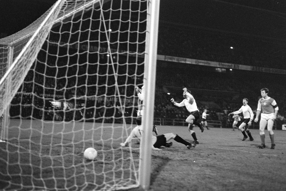Feijenoord tegen MVV doelpunt van Van Hanegem, Bestanddeelnr 924-2801