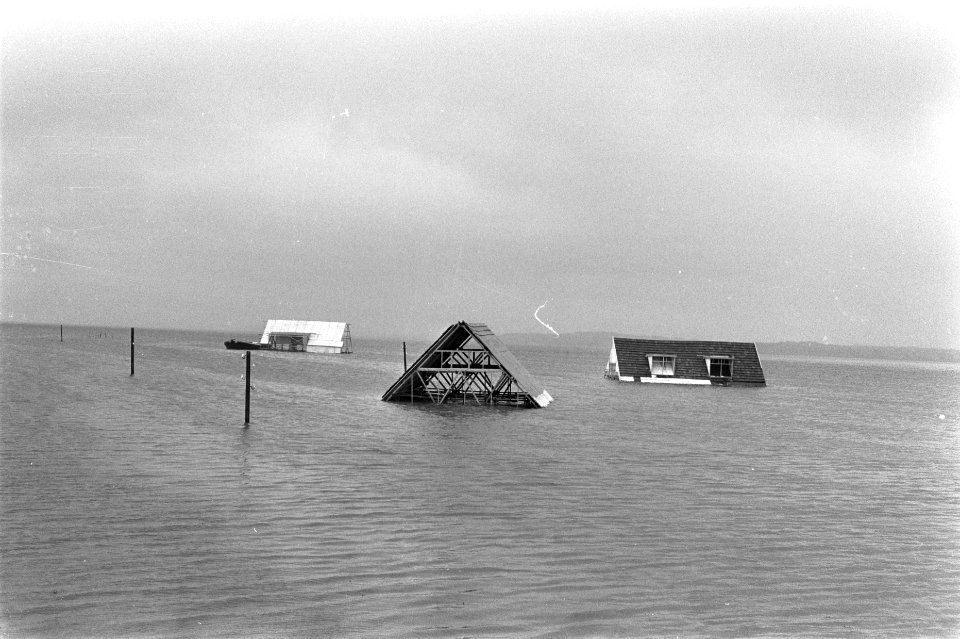 Filmdecor voor film over boek van Jan de Hartog De kleine Ark wordt gebouwd in, Bestanddeelnr 923-7389