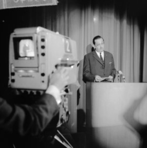 Firato 1963 geopend Dhr E A Schuezzenhelm aan het woord, Bestanddeelnr 915-5240