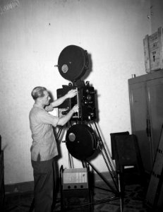 Filmapparatuur van de NIWA, Bestanddeelnr 10396