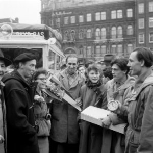 Filmexpeditie naar de Goudkust in Afrika, in opdracht van cacaofabrikant Van Hou, Bestanddeelnr 904-8687