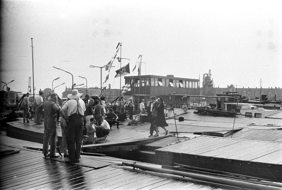Filmen The Inspector aan de Westerdokdijk, Bestanddeelnr 912-6753