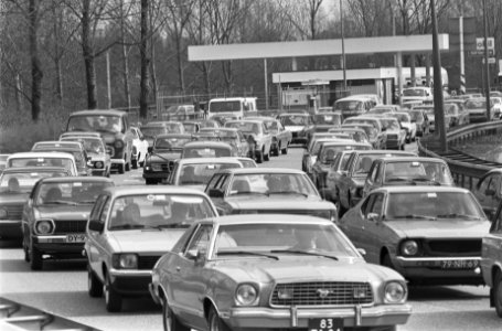 File op Gooiseweg (in verband met Paasdrukte), Bestanddeelnr 932-0998