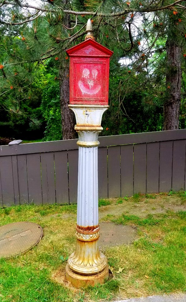 Fire alarm call box (Gamewell) - Belmont, MA - 20200622 082612