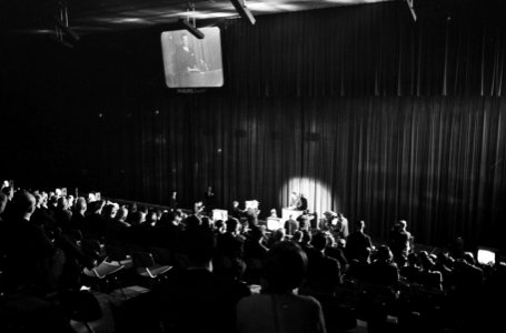 Firato 1963 geopend in RAI-gebouw door dhr E A Schuezzenhelm , voorzitter NTS, Bestanddeelnr 915-5234