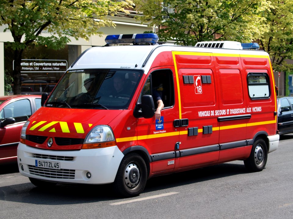 Fire dept - Ambulance Renault at Orleans p2