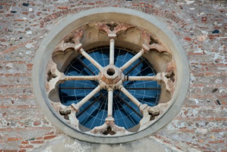 Finestra a San Zeno in Oratorio