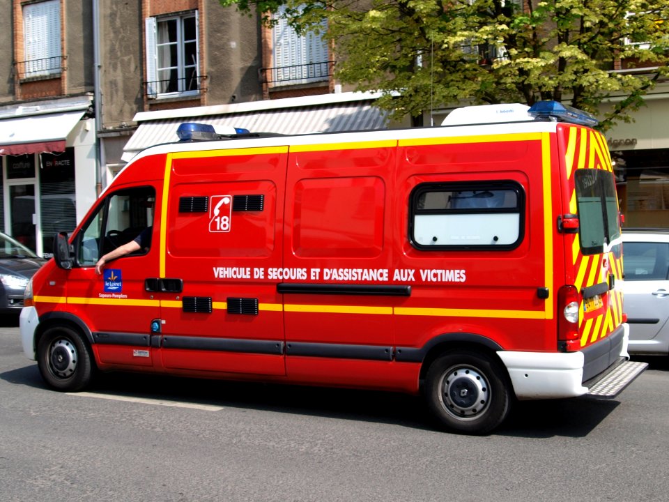 Fire dept - Ambulance Renault at Orleans p3