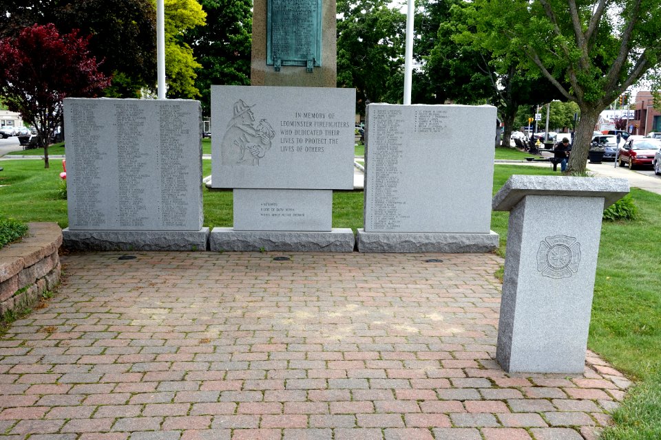 Firefighters memorial - Leominster, Massachusetts - DSC06187