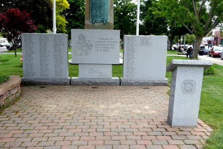 Firefighters memorial - Leominster, Massachusetts - DSC06187