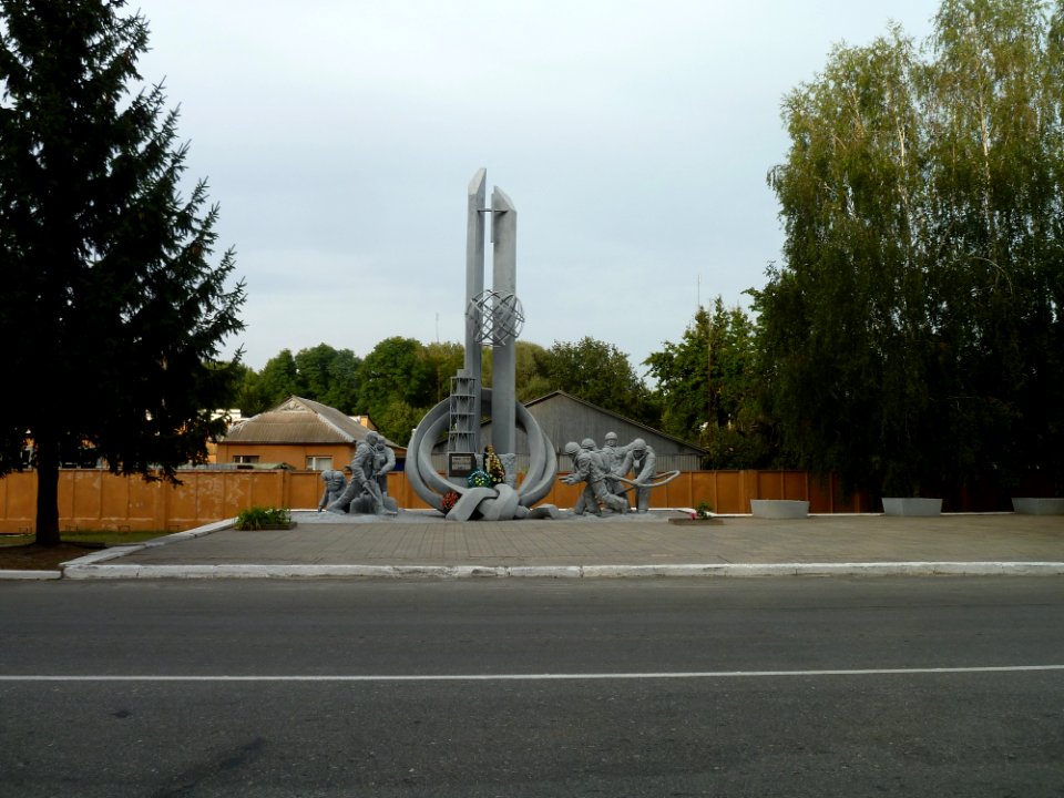 Fireman-memorial-tschernobyl-full2