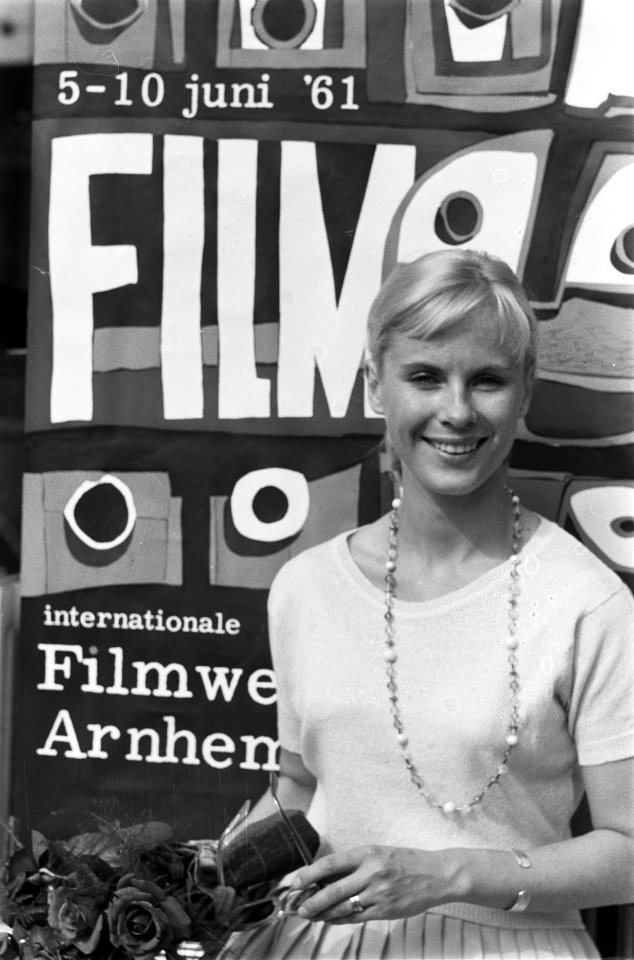 Filmweek Arnhem Filmactrice Bibi Andersson voor affiche Filmweek, Bestanddeelnr 912-5648