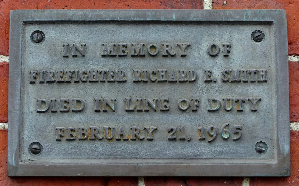 Firefighter Richard E. Smith memorial - Boston, MA - DSC05161